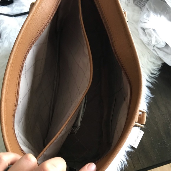 New vanilla Michael Kors Large Sady Laptop Bag - Picture 5 of 7